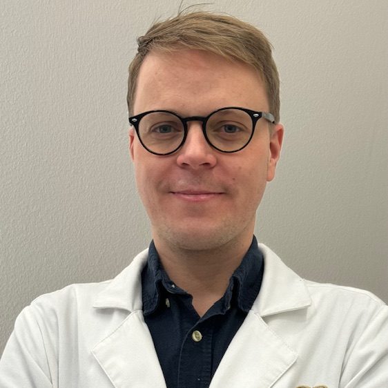 Dr. Derzsényi Dániel